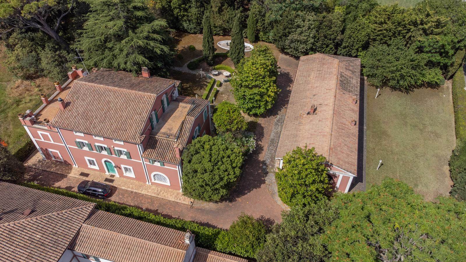 Vista della villa nel quartiere Villa Eugenia a Civitanova Marche